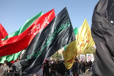 حضور عاشقان حسینی در مراسم پیاده‌روی جاماندگان اربعین ارومیه‎