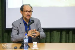 القراءة الإنسانیة من الدین تؤدي إلی الشعور بالسعادة