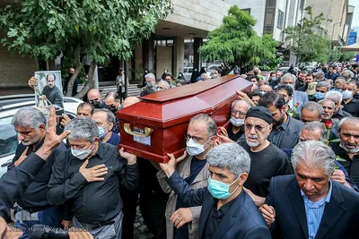 تشییع پیکر هنرمند انقلابی حبیب الله صادقی