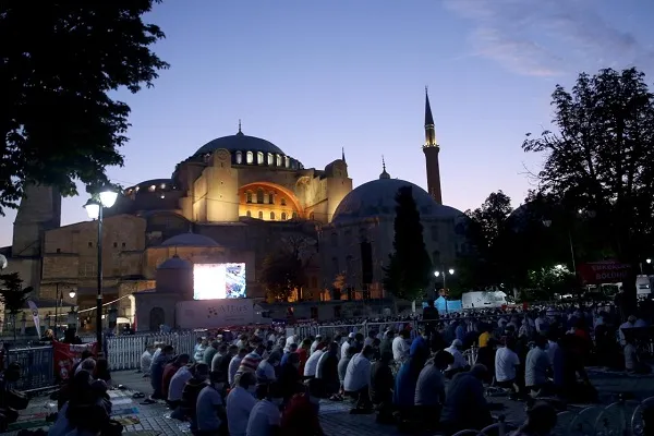 Ayasofya Camii'ne Kurban Bayramı'nın son gününde de ilgi sürüyor