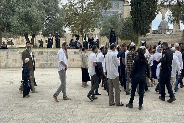 Israeli Police, Extremist Storm Al-Aqsa Mosque for Fifth Consecutive Day
