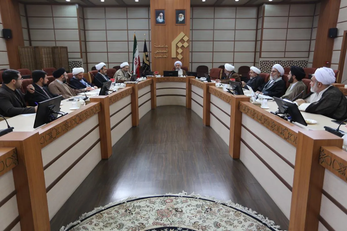 آشنایی طلاب با مباحث قرآنی باید در متن نظام آموزشی گنجانده شود