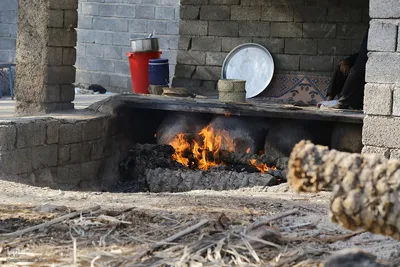 پخت «حلیم در جُم ( خمره) میراثی ۳۰۰ ساله در فین