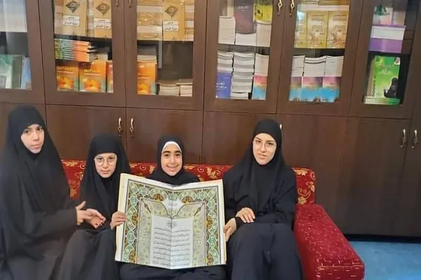 جمعية القرآن اللبنانية تنظم تلاوة جماعية ردّاً على تدنيس القرآن + صور