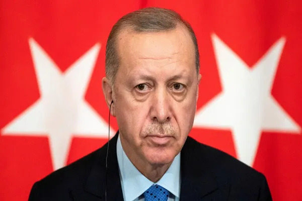 أردوغان يتهم ماكرون بالتهجم على الإسلام 