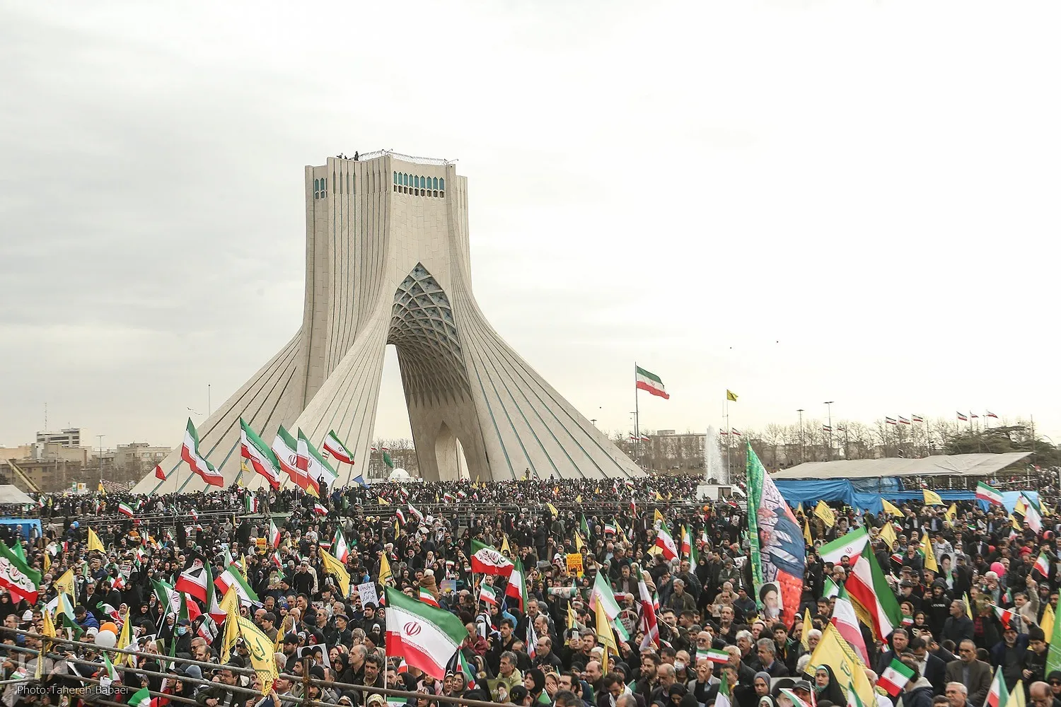 ایران ایستاده است؛ روایت چهل‌وهفت سال وفاداری یک ملت