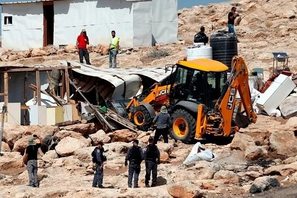 الاحتلال الاسرائيلي يمهل سكان الخان الأحمر أسبوعاً لهدم منازلهم ذاتياً