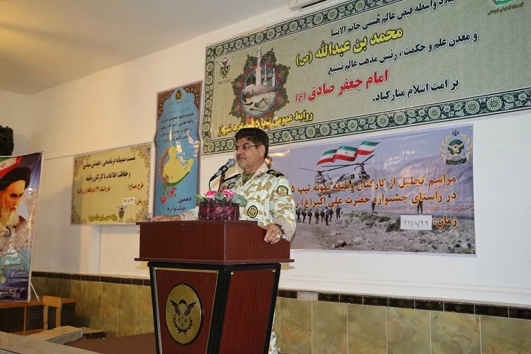برپایی جشن هفته وحدت در تیپ ۵۵ هوابرد شیراز