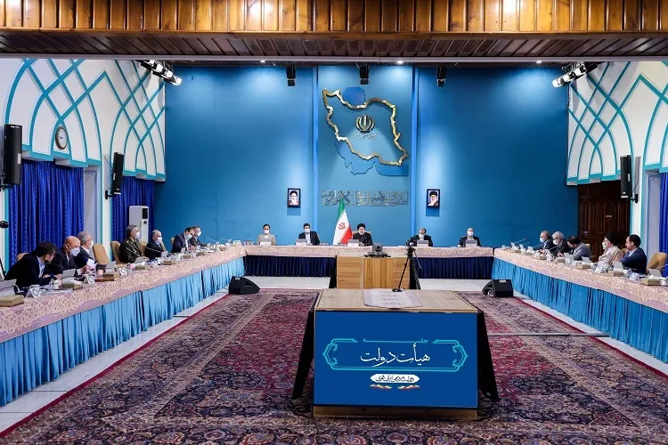 قدردانی رئیس‌جمهور از تلاش کادر درمان در مواجهه با همه‌گیری کرونا