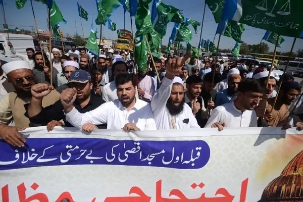 Demonstrasi di England dan Pakistan mengutuk pencerobohan rejim Zionis