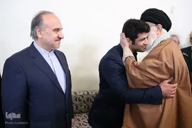 تجلیل رهبر انقلاب از پهلوان علیرضا کریمی