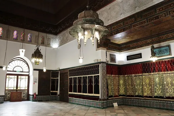 La Grande Mosquée de Paris a salué la mémoire du souverain pontif