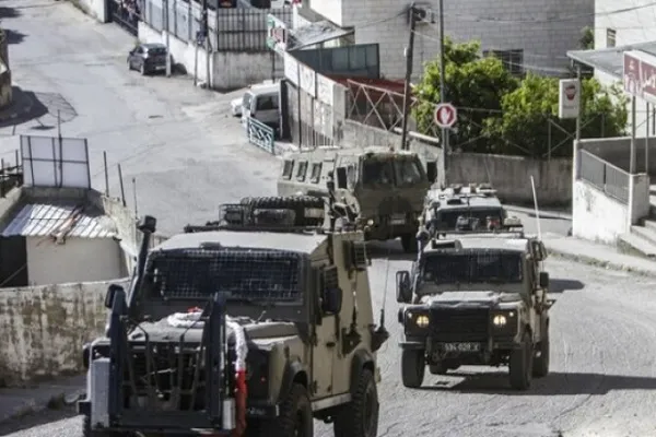 İsrail güçleri, Mescid-i Aksa'daki baskında herkesi dışarı çıkarttı