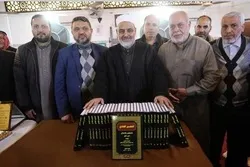 Ang Palestinong Iskolar ay Sumulat ng Pagpapakahugan sa 30 na mga Tomo