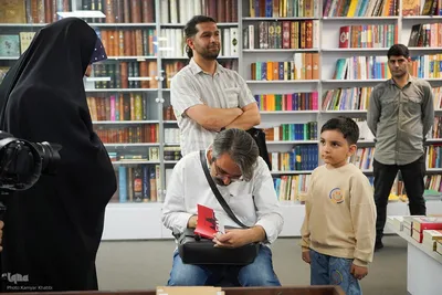 مراسم رونمایی از کتاب «ناخلف»