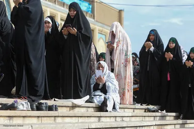 اقامه نماز عید فطر به امامت رهبر معظم انقلاب اسلامی در مصلای امام خمینی (ره)