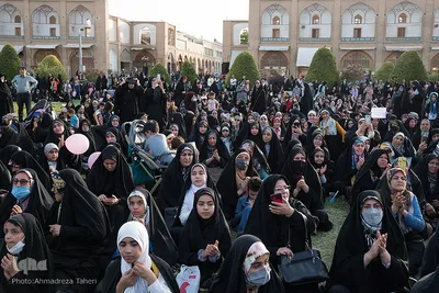 جشن عفاف و حجاب دختران و بانوان اصفهانی «اصفهان به رنگ خدا» در میدان امام خمینی(ره) نصف جهان