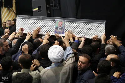 اقامه نماز بر پیکر شهید اسماعیل هنیه توسط مقام معظم رهبری