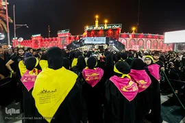 عرض ارادت دسته‌های عزاداری موکب‌ها در شب اربعین