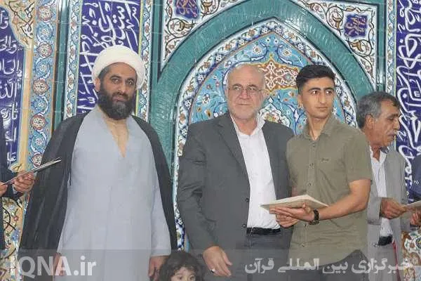 تجلیل از حافظان قرآنی شیعه و اهل تسنن در روستای علی‌آباد