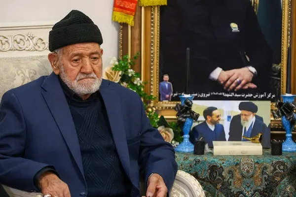دیدار امام جمعه تبریز با خانواده شهید رحمتی