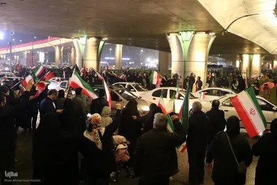 شیراز ایستاده در پای کار انقلاب اسلامی