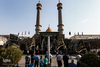 تعویض پرچم آستان سیدالکریم در شب وفات آن حضرت