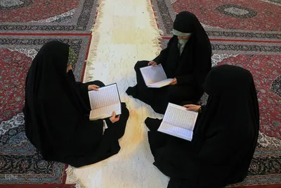 اجتماع بانوان «میثاق انقلابی» در حرم شاهچراغ (ع)