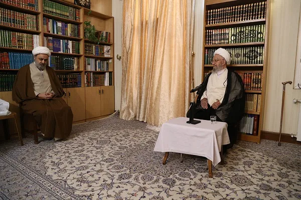 اهانت به مقدسات دیگر مذاهب اسلامی جایز نیست