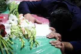 وداع با پیکر شهید مدافع حرم حمزه کاظمی