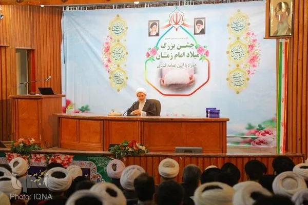 لباس روحانیت نماد هویت اسلامی است + عکس