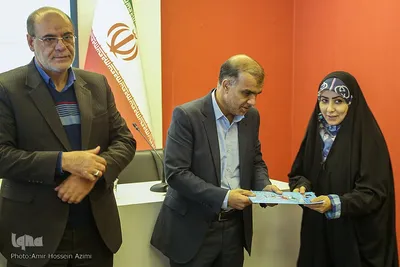 افتتاحیه نمایشگاه هنرهای تجسمی هنرمندان شاهد و ایثارگر جنوب کشور
