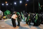 بسیاری از مردم به دلیل ارادت زیاد به امام حسین(ع) و یارانش برای اجراکنندگان تعزیه هم احترام قائل هستند.