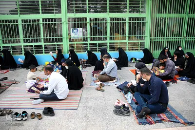 مراسم دعای عرفه در گلستان شهدای اصفهان