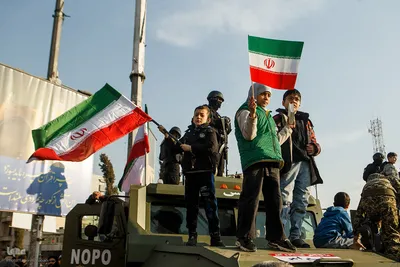 تجمع همبستگی ملی در میدان انقلاب