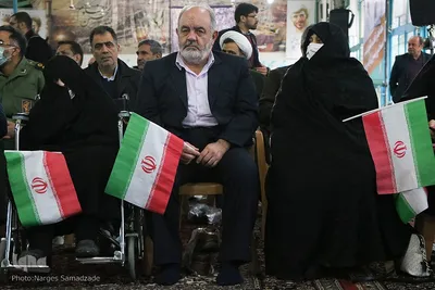 گرامیداشت دهه فجر و سالروز بازگشت امام خمینی(ره) در گلستان شهدا