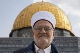 Gerusalemme, 20.000 palestinesi partecipano alla preghiera del venerdì a al-Aqsa