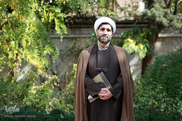 «تفسیر معاصرانه قرآن» گرهی از انسان مدرن‌شده باز نمی‌کند