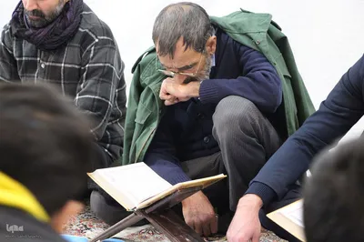 کرسی تلاوت قرآن در روستای آورزمان ملایر