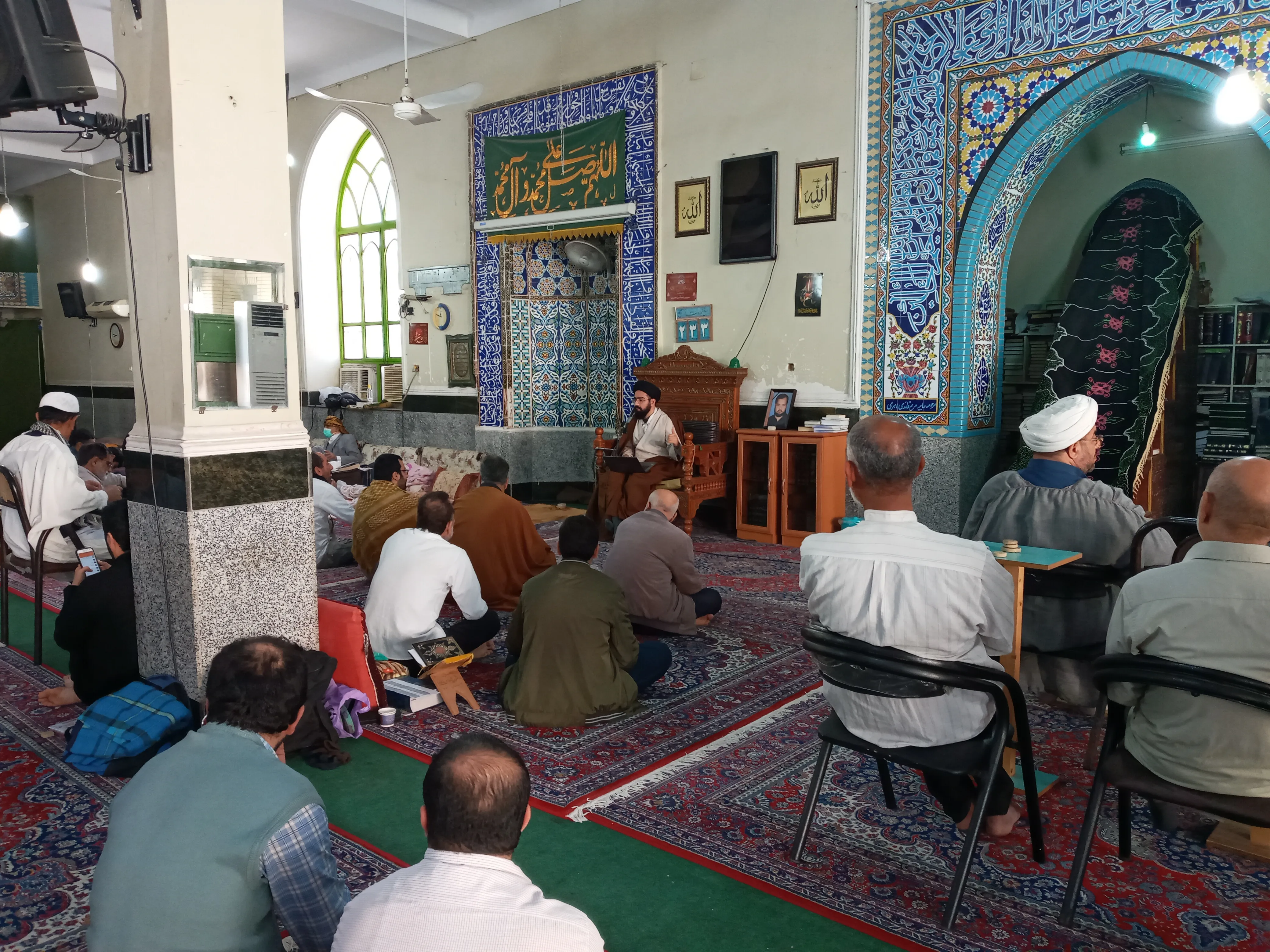 جلسه تفسیر قرآن در مراسم اعتکاف مساجد بوشهر برگزار شد + عکس