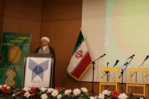 هنرمندان آثار خود را توأم با معنویت به مخاطب القا کنند
