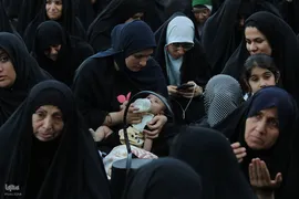 افراشتن پرچم عزا در حرم حضرت معصومه(س)
