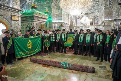 آیین غبارروبی حرم مطهر حضرت احمدبن موسی الکاظم علیهماالسلام، با حضور خانواده‌های مکرم شهدا