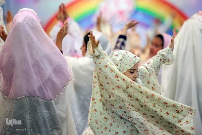 آیین جشن تکلیف جمعی از دختران دانش‌آموز شیرازی در آستان مطهر حضرت شاهچراغ (ع)