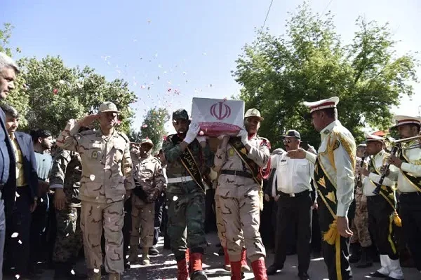 «محمد مهدی احمدی» شهید مرزبان بجنوردی در خاک آرام گرفت