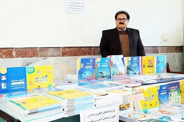 توزیع کتاب‌های اهدایی به دانش آموزان عشایری گلستان