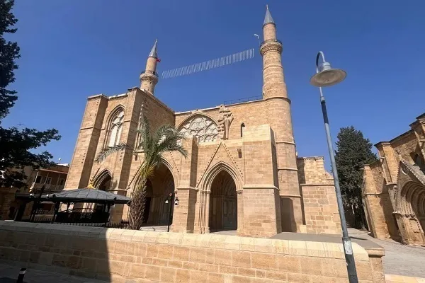 Kıbrıs’ın başkentindeki tarihi cami yeniden açılıyor