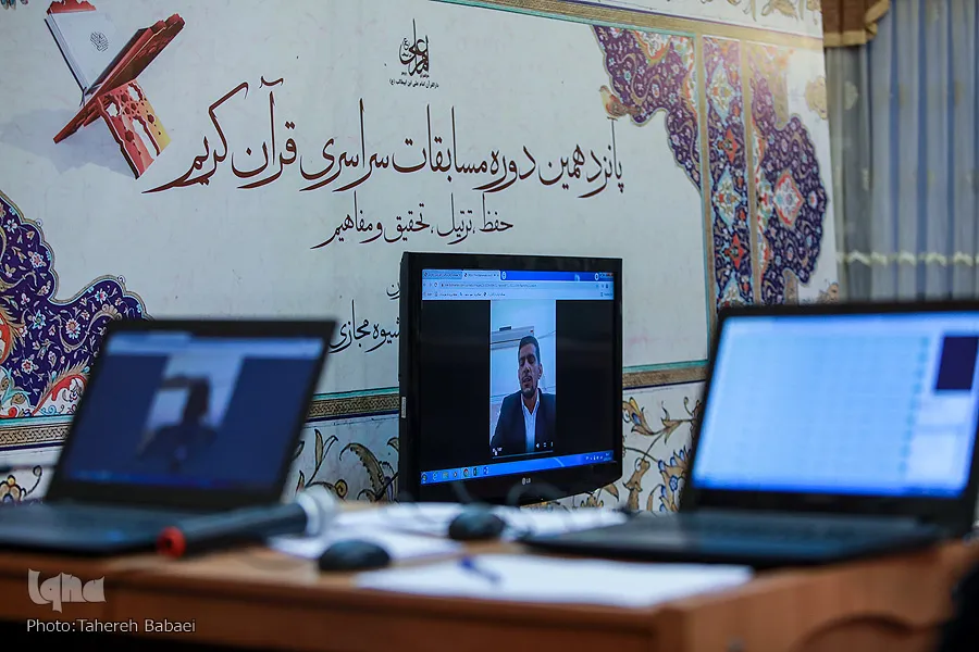 منافسة المتسابقين في قسم الذكور بمسابقة 