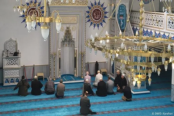 ألمانيا: دعوة لتعليق الصلاة بالمساجد عند الضرورة بسبب كورونا