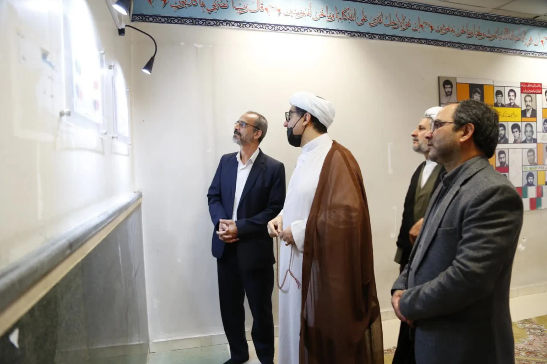 نمایشگاه ۳۳ تابلو اینفوگرافیک‌های قرآنی برپا شد + عکس